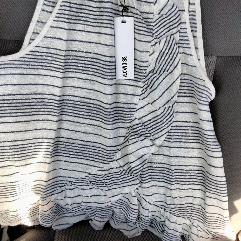 BB Dakota Women's top